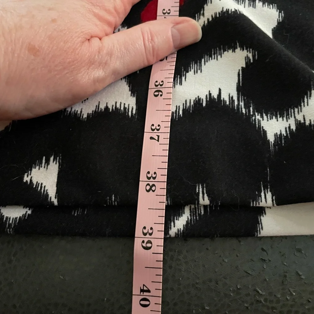 Chicos Black Red White dress Animal Print Cap Sleeve Sheath size 6 Sz 0.5 small - Picture 14 of 16